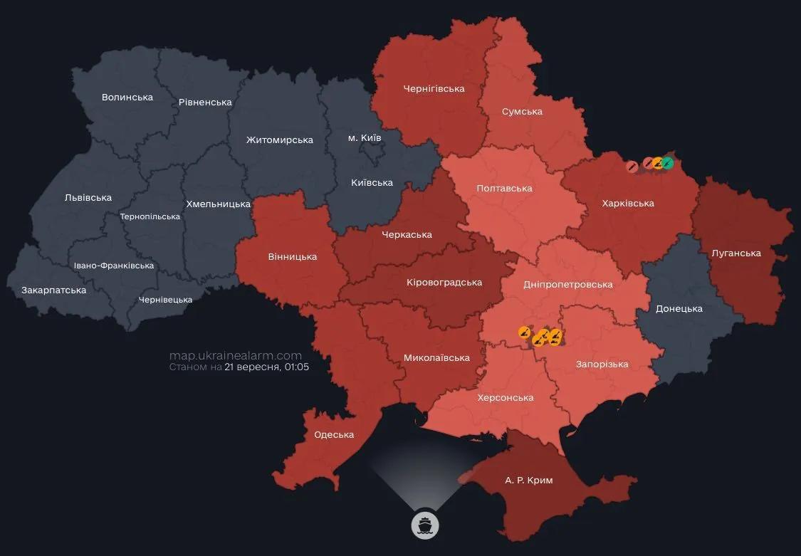 У трьох областях України оголошено ракетну небезпеку.