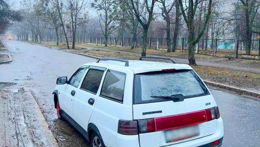 In Kharkiv, a drunk driver crashed a VAZ into a parked car.