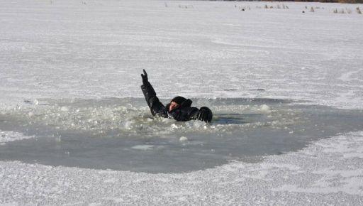 In Kharkiv region, a fisherman fell through the ice and tragically lost his life.